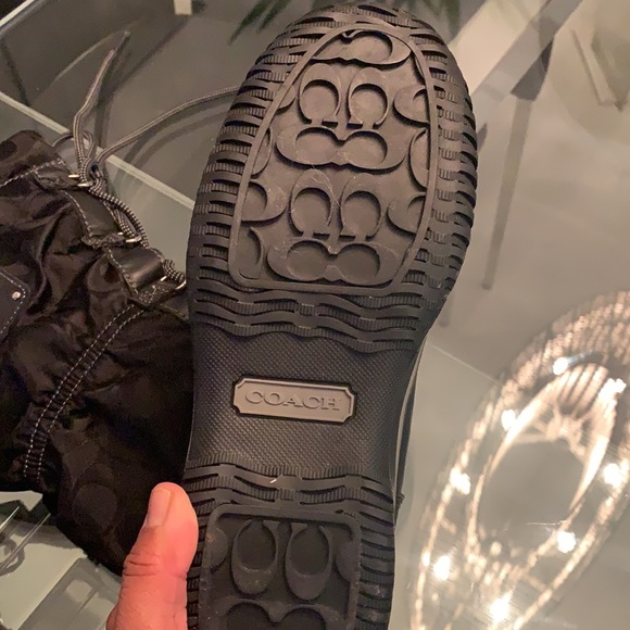 Brand New Coach boots never worn size 6 - Picture 2 of 4